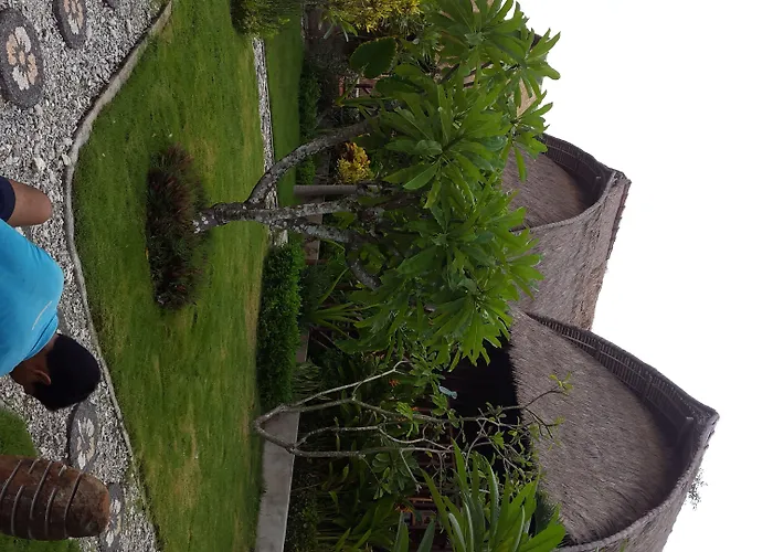 ホリデーパーク サンセット コイン レンボンガン レンボンガン島